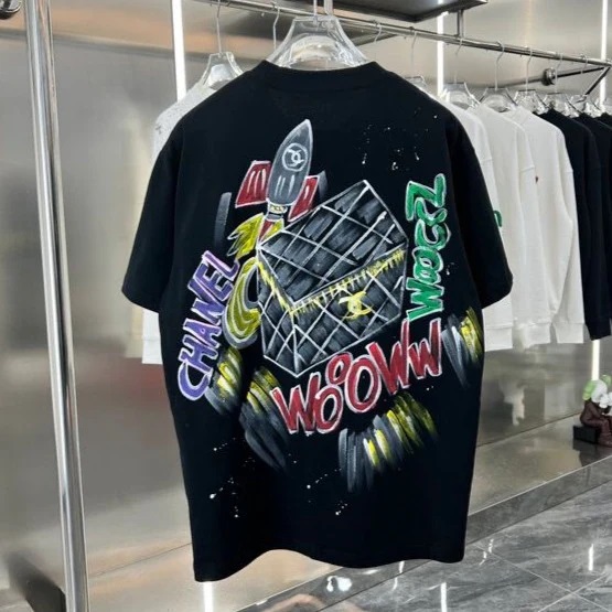 The Fascinating History of Fashion: From Ancient Robes to Men’s Luxury&nbsp;T-Shirts